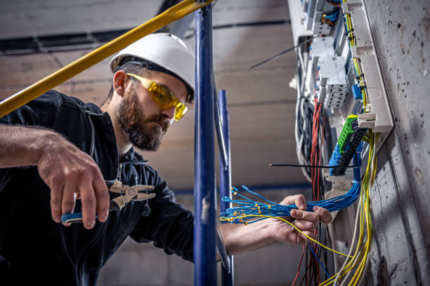 Best Affordable Emergency Electrician  in Pleasant Hill, MO